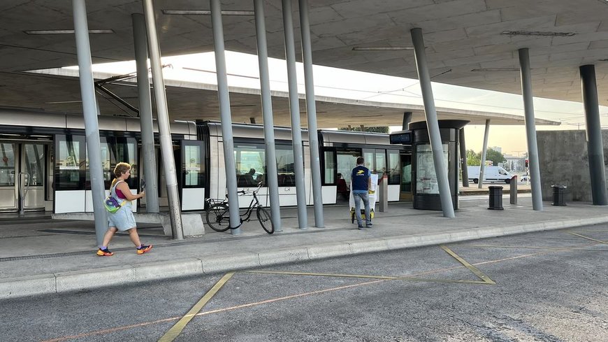 Parcel delivery by tram in Strasbourg, an experiment to improve the flow of traffic in the city centre